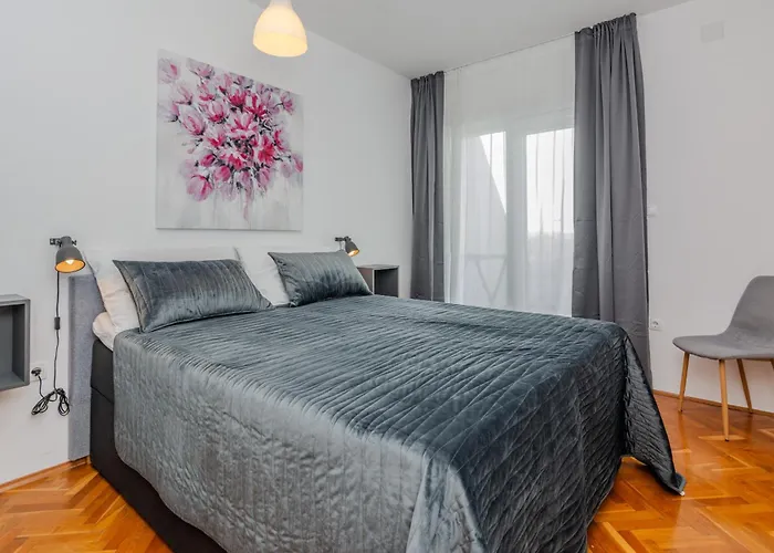 Royal Choice With Pool * Задар