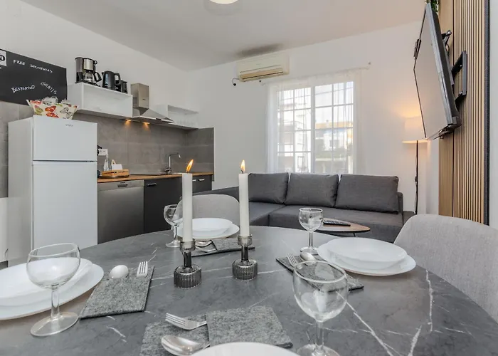 Royal Choice With Pool Апартаменты *