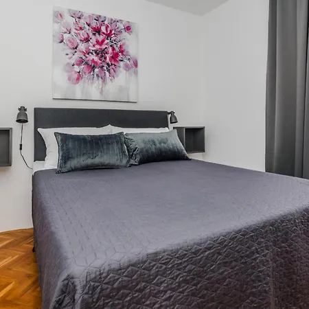 Royal Choice With Pool *