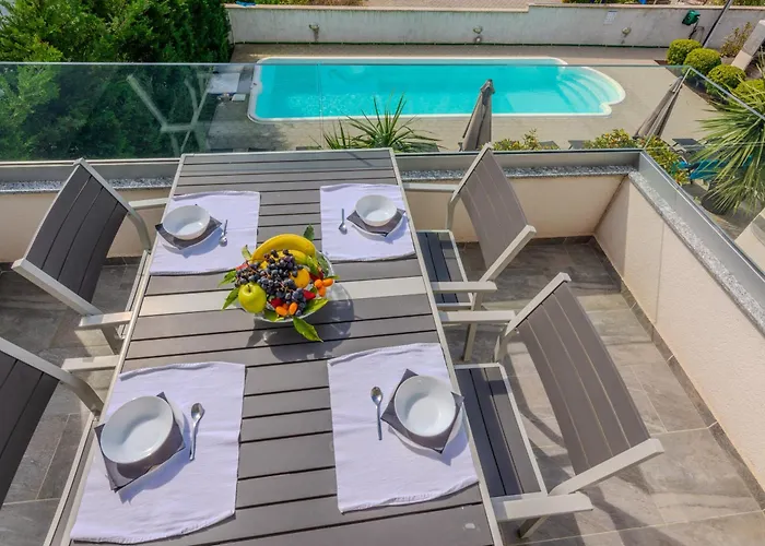 Royal Choice With Pool Apartamento Zadar